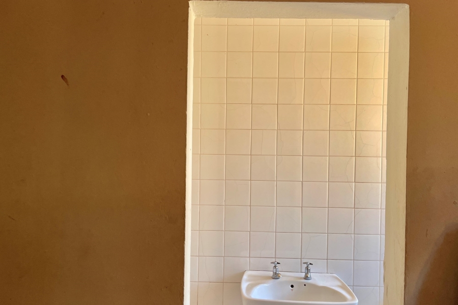 3 Bedroom Property for Sale in Silvertown Western Cape